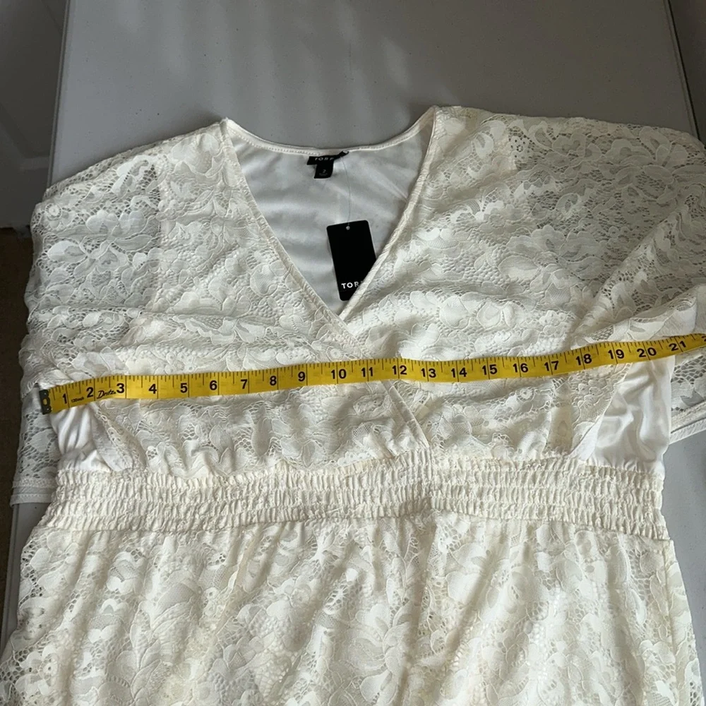 NWT TORRID Cream Lace V-Neck Romper Size 2. - Picture 9 of 16